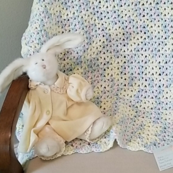 Hand Crafted Other - NEW Baby Blanket hand-crocheted by seller